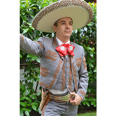 Mariachis de Barcelona con Cantante